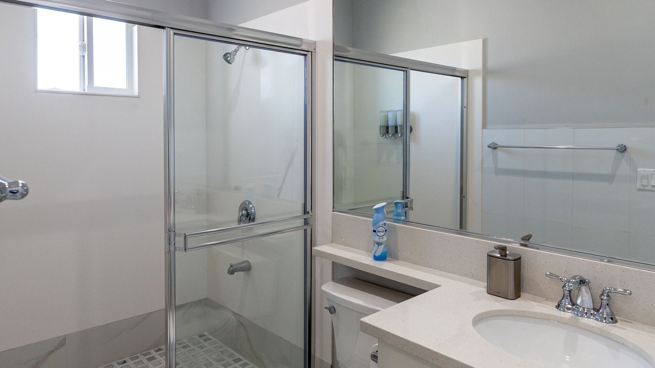 Photo of Bathroom in Midway City