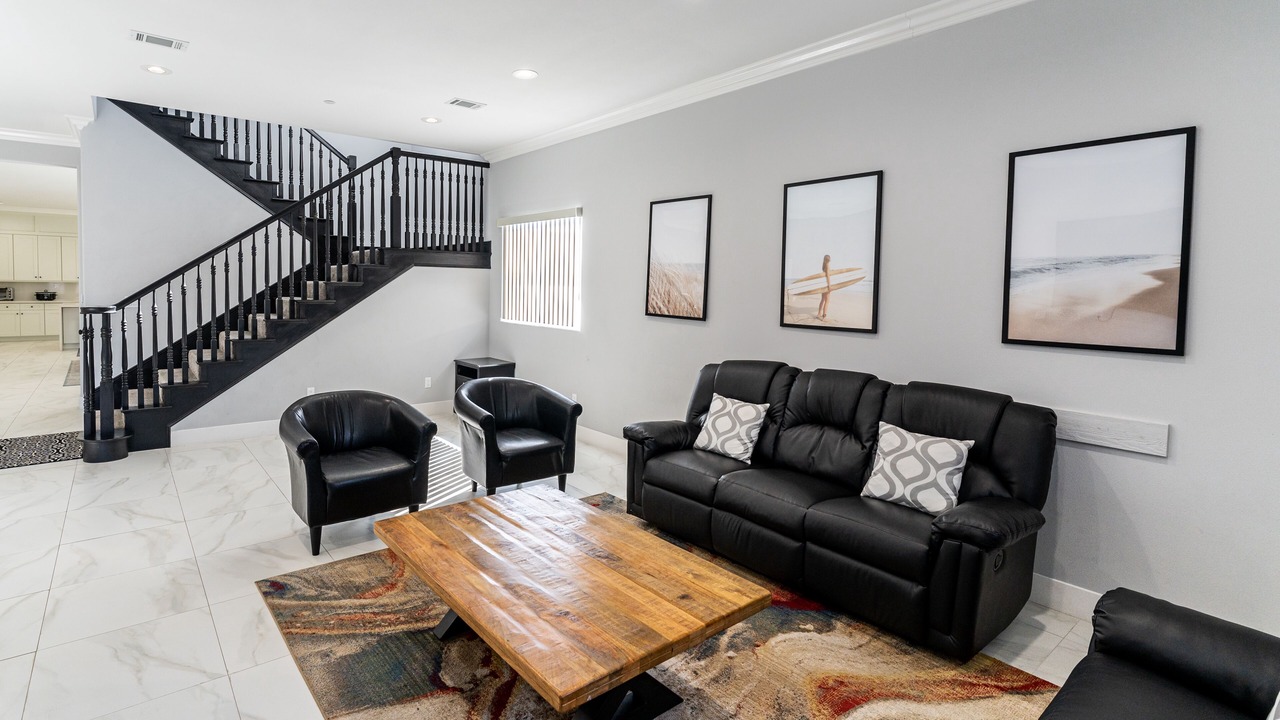 Photo of Livingroom in Midway City