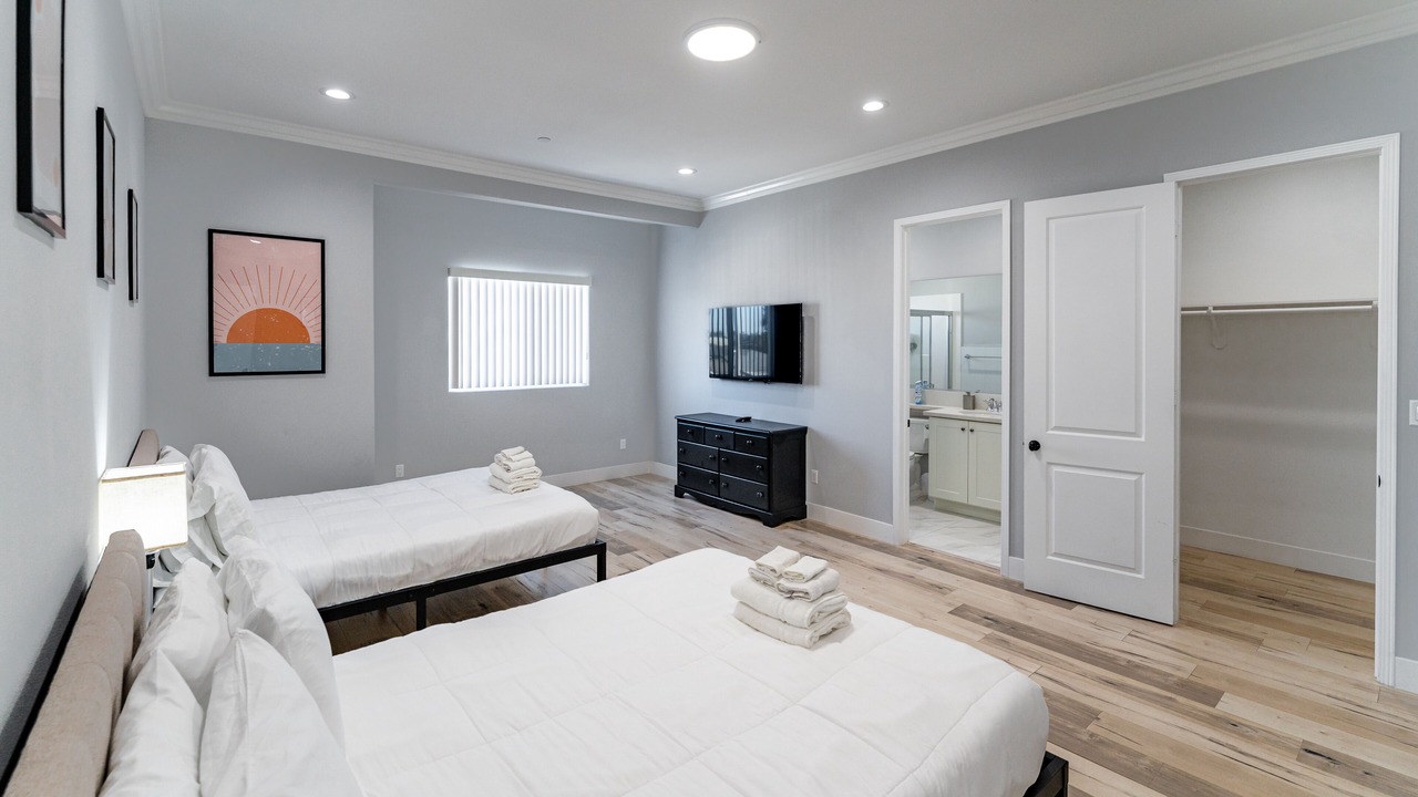 Photo of Bedroom in Midway City
