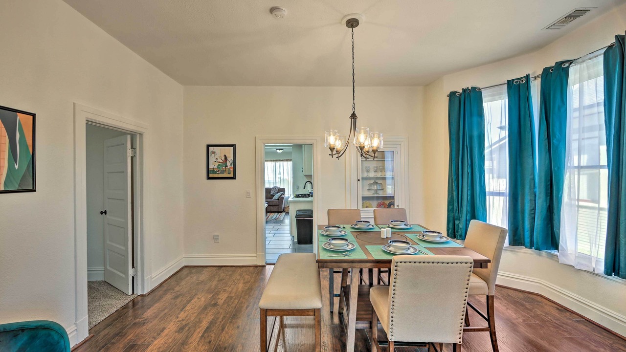 Photo of Livingroom in Downtown Riverside