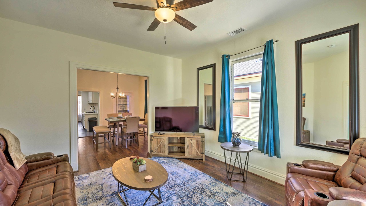 Photo of Bedroom in Downtown Riverside