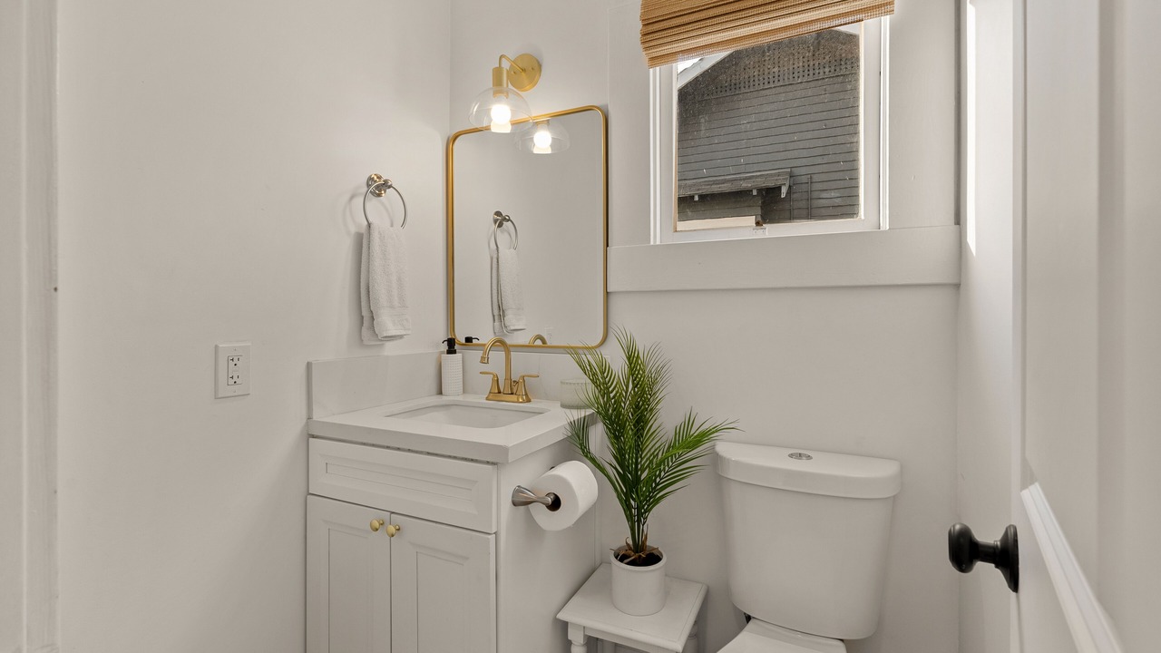 Photo of Bathroom in Mission Hills
