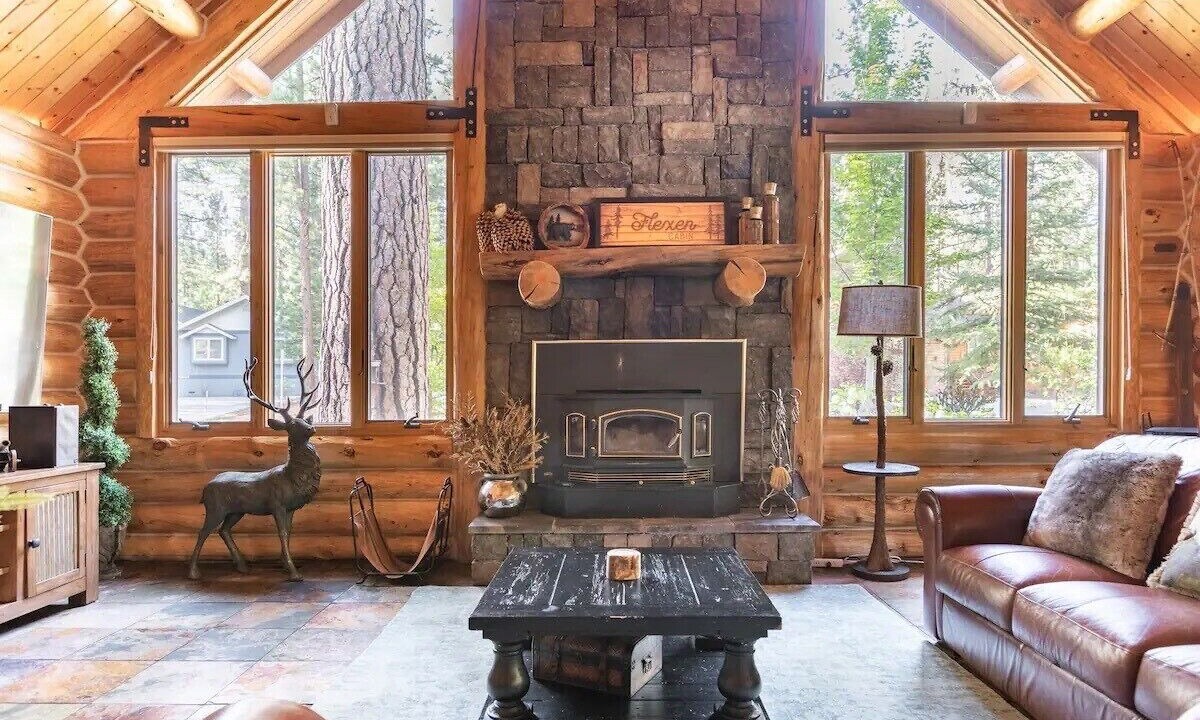Photo of Livingroom in Evergreen Estates