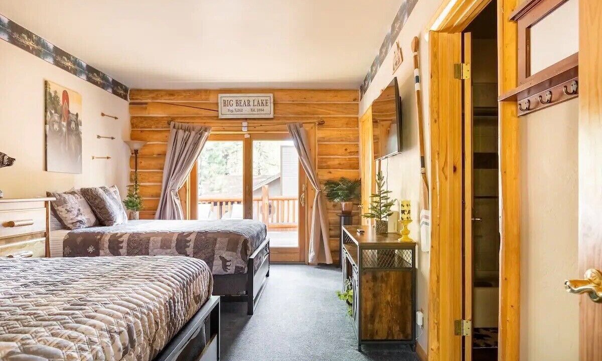 Photo of Bedroom in Evergreen Estates