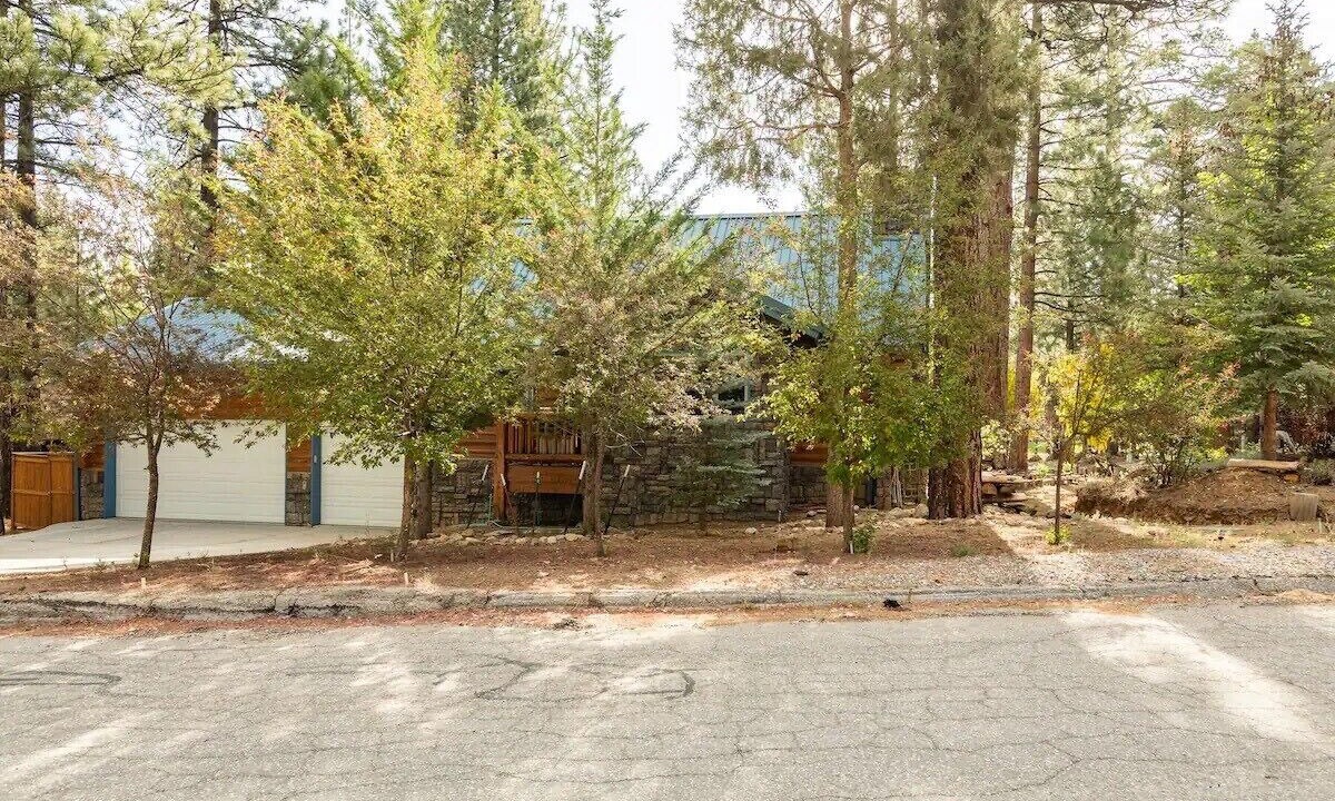 Photo of Outdoor in Evergreen Estates
