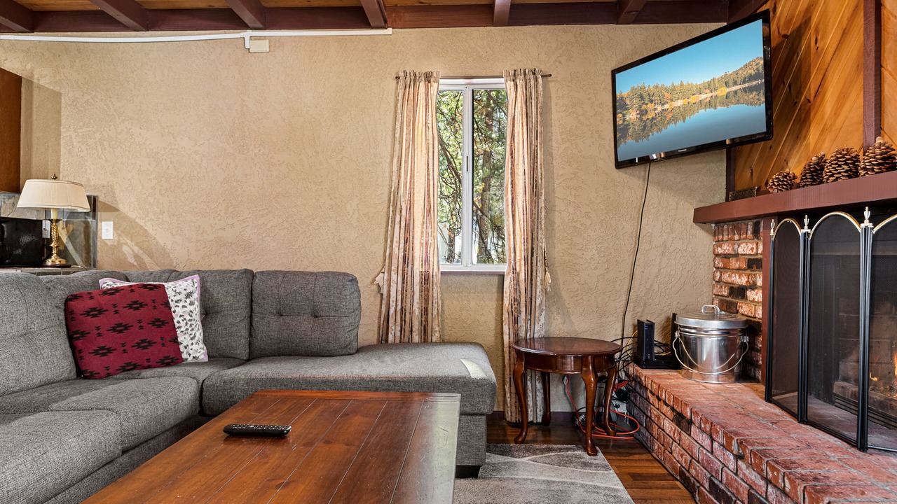 Photo of Livingroom in Arrowbear Lake