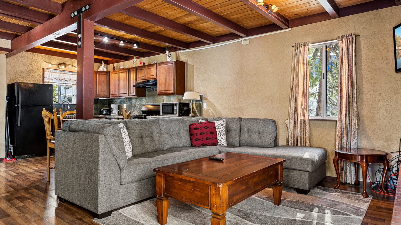 Photo of Livingroom in Arrowbear Lake