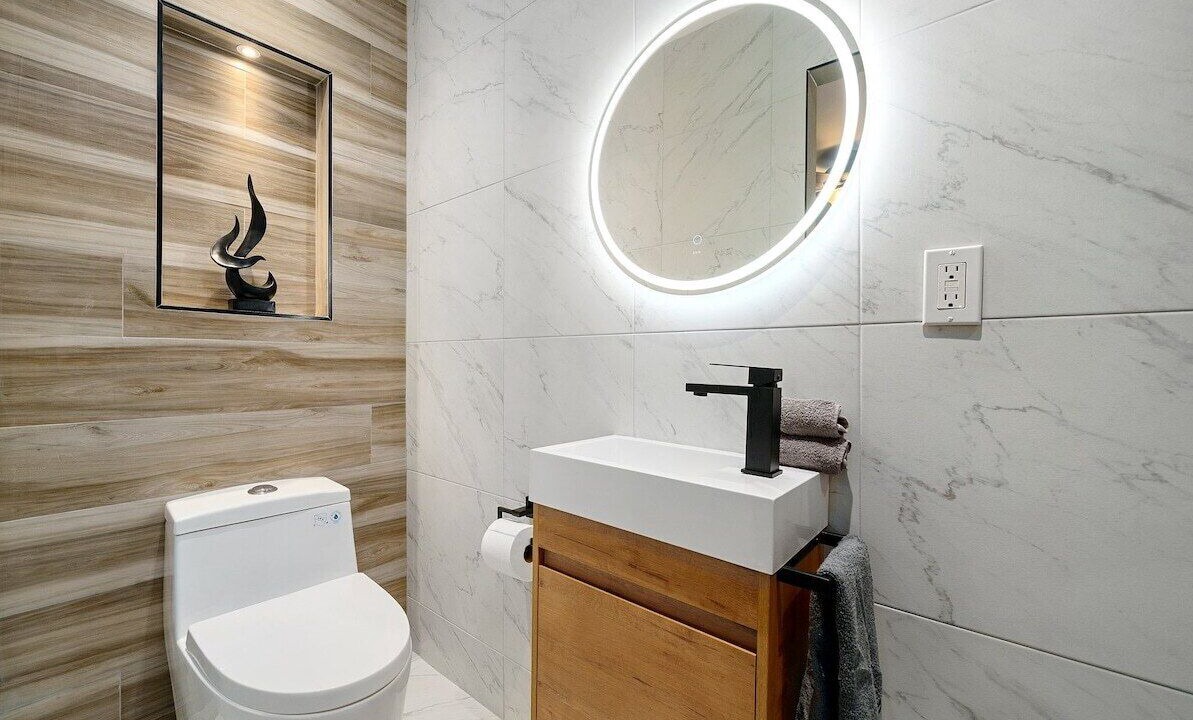 Photo of Bathroom in Midway City