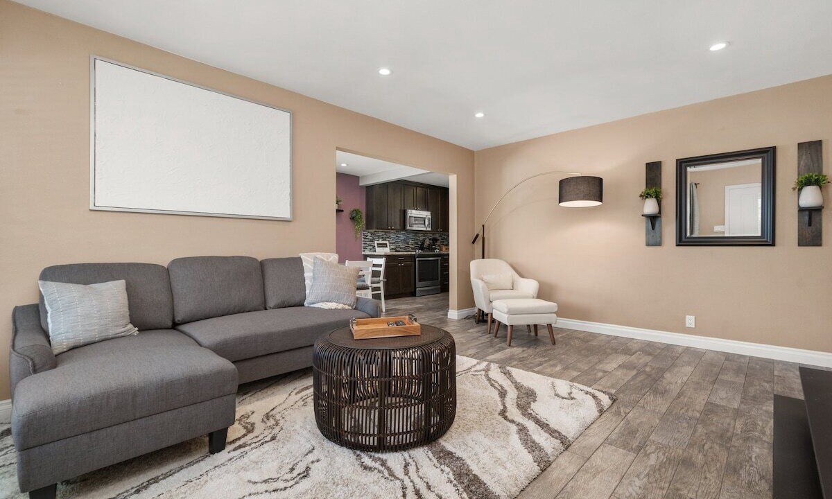 Photo of Bedroom in Midway City
