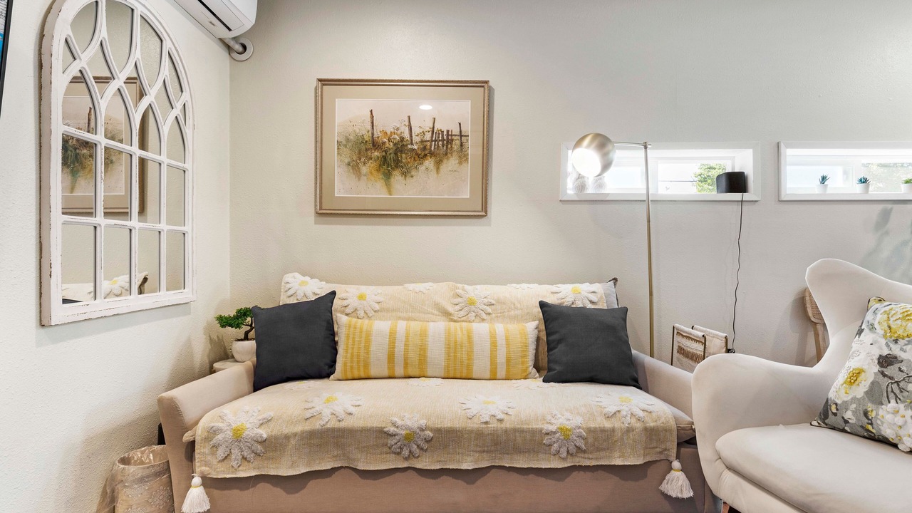 Photo of Livingroom in Northside