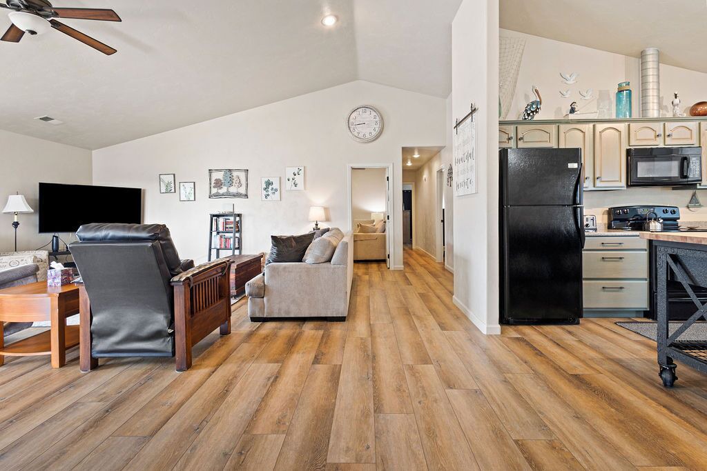 Photo of Livingroom in Crescent City