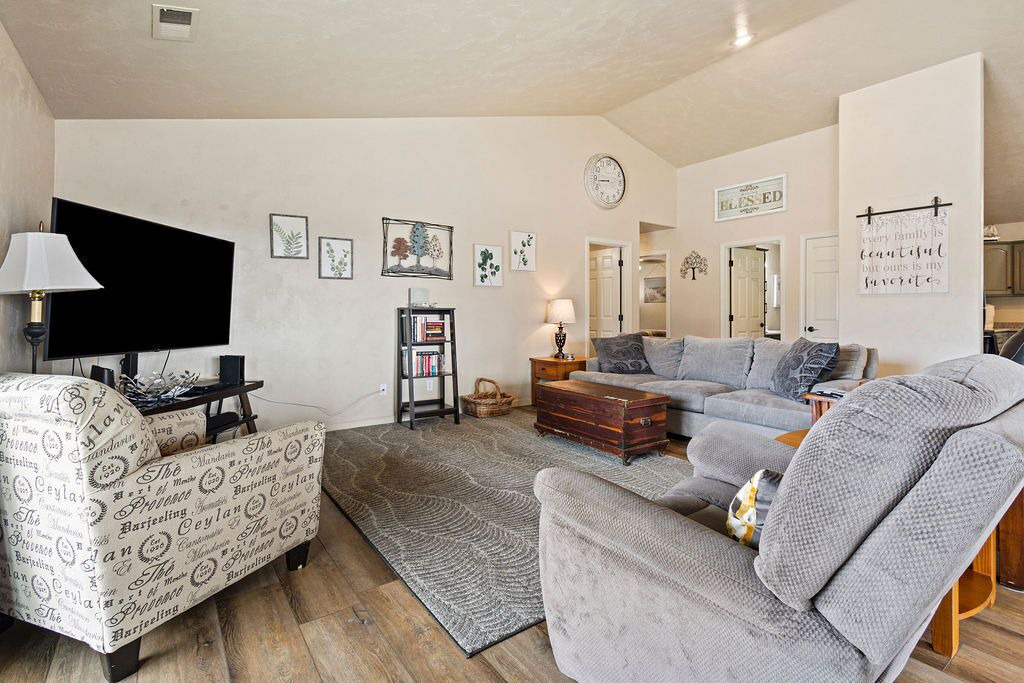 Photo of Livingroom in Crescent City