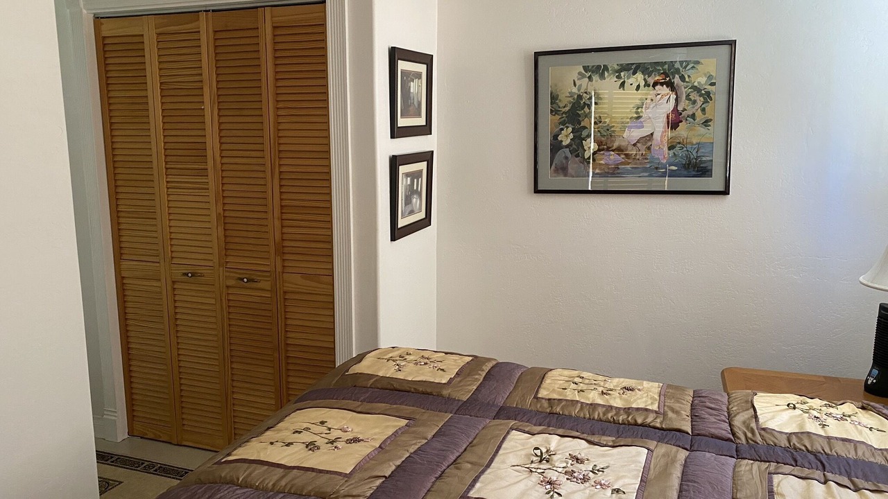 Photo of Bedroom in Central Escondido