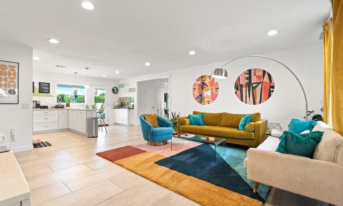 Photo of Livingroom in Desert Park Estates