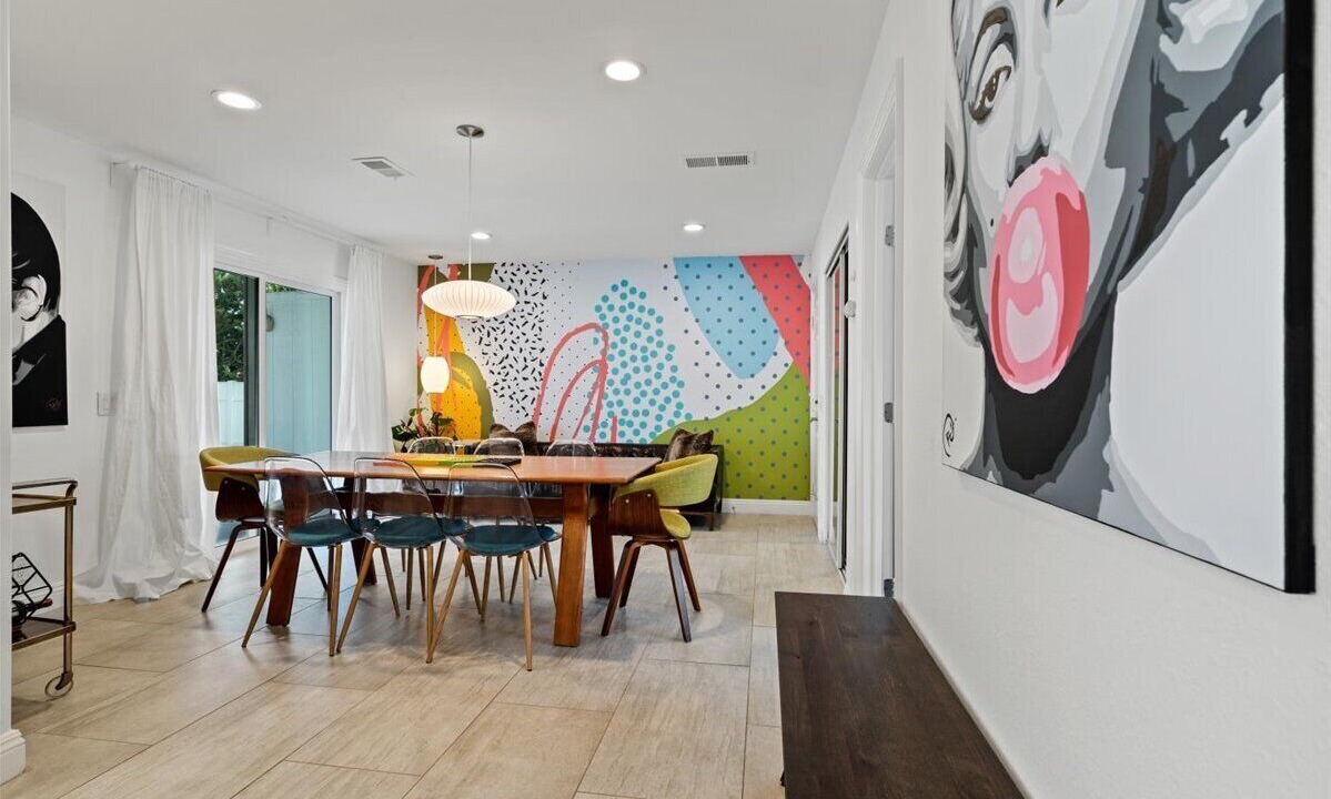 Photo of Livingroom in Desert Park Estates