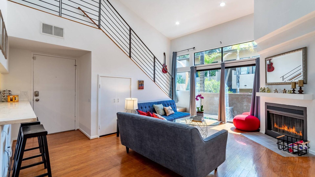 Photo of Livingroom in Hollywood