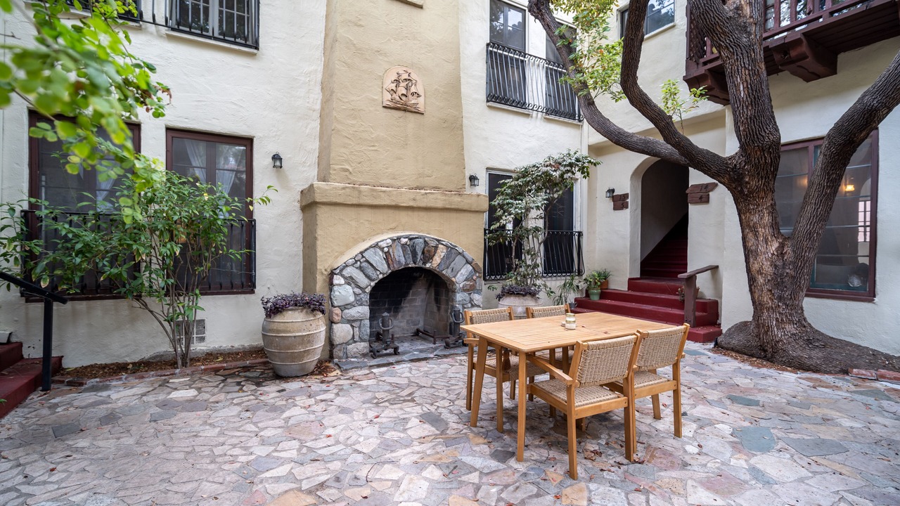 Photo of Outdoor in Hollywood Hills
