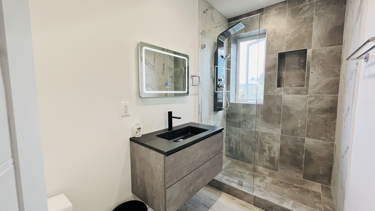 Photo of Bathroom in Van Nuys