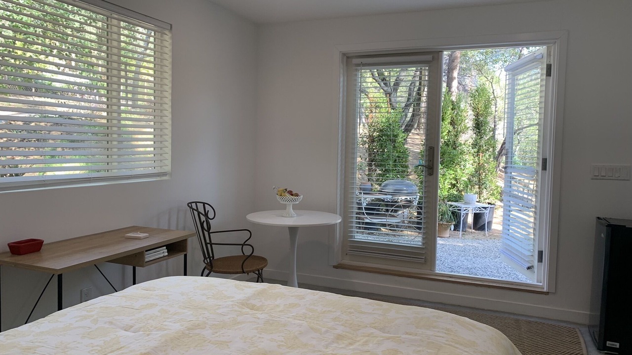 Photo of Bedroom in Altadena
