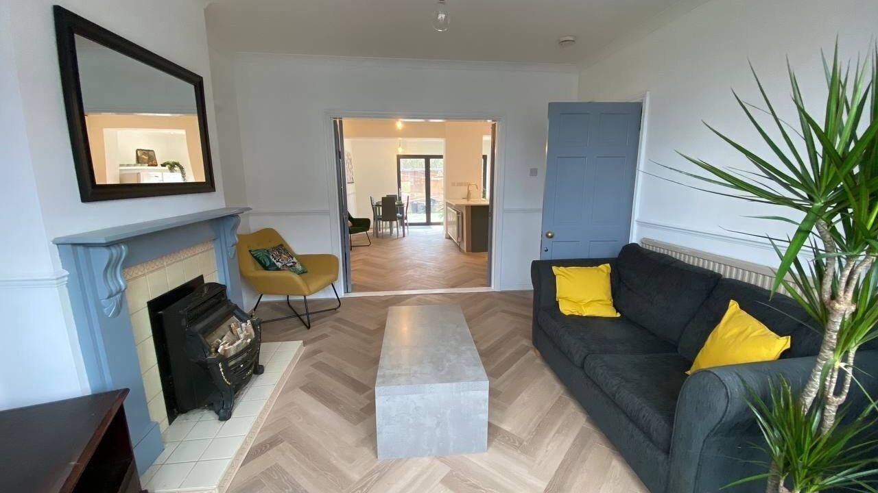 Photo of Livingroom in Lee
