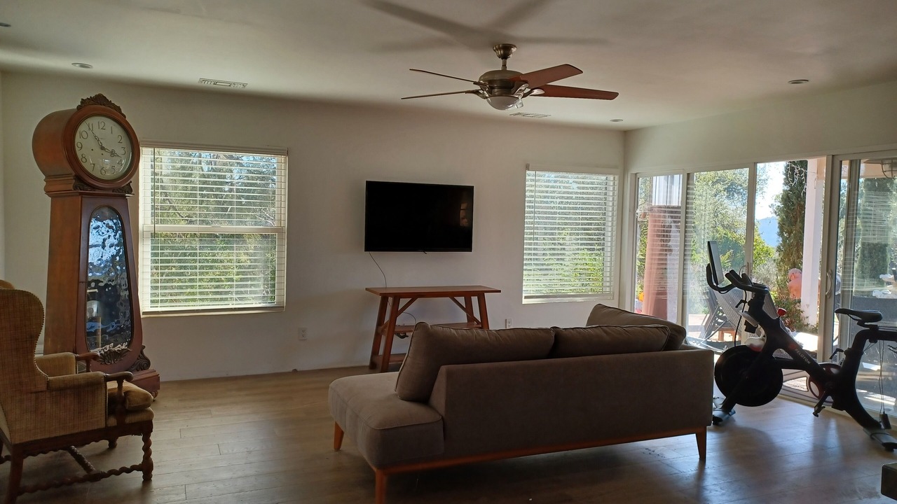 Photo of Livingroom in Altadena