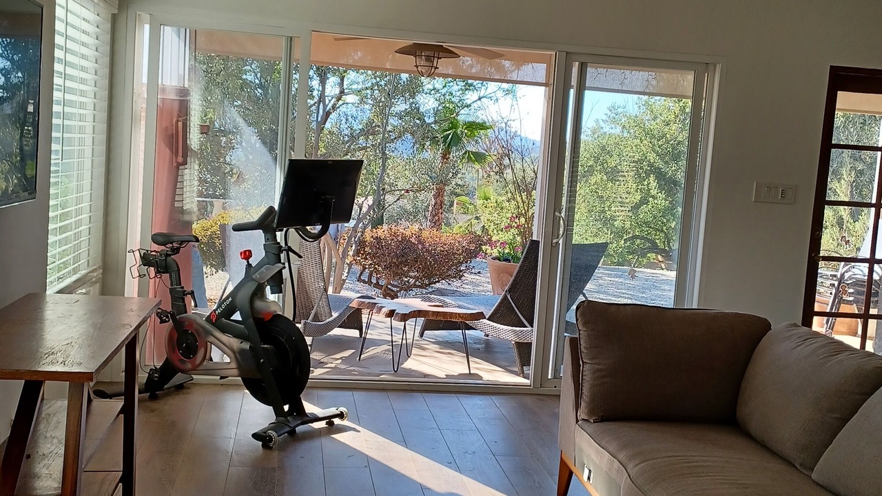 Photo of Livingroom in Altadena