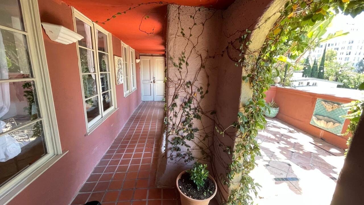Photo of Others in Hollywood Hills
