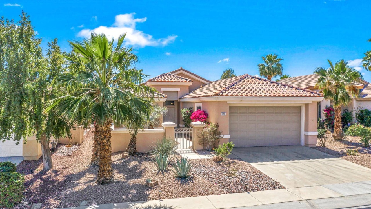Photo of Others in Desert Palms