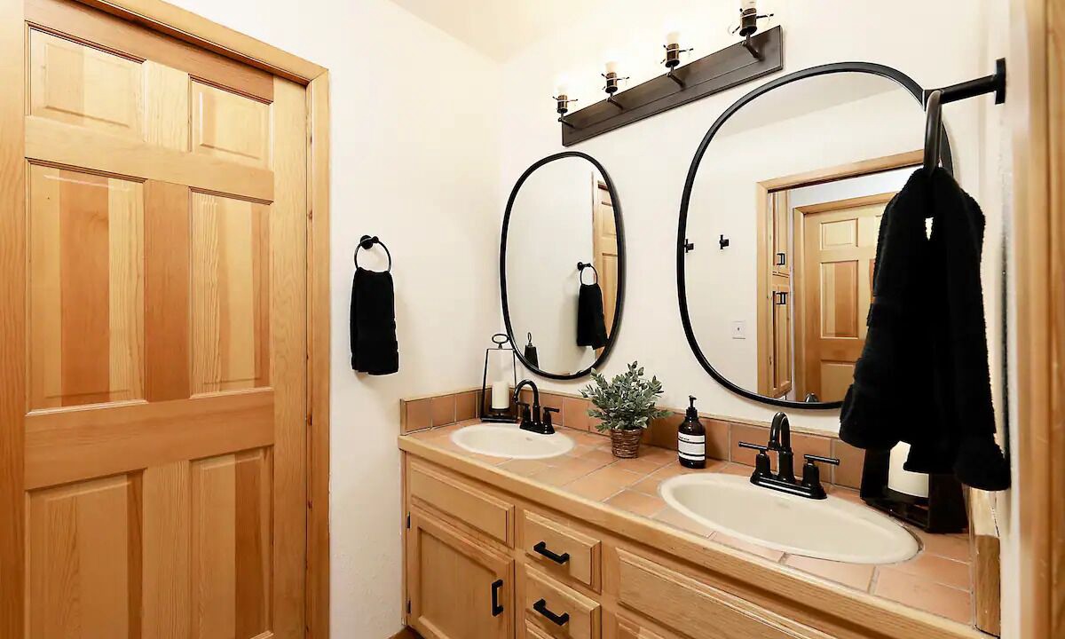 Photo of Bathroom in Tehachapi