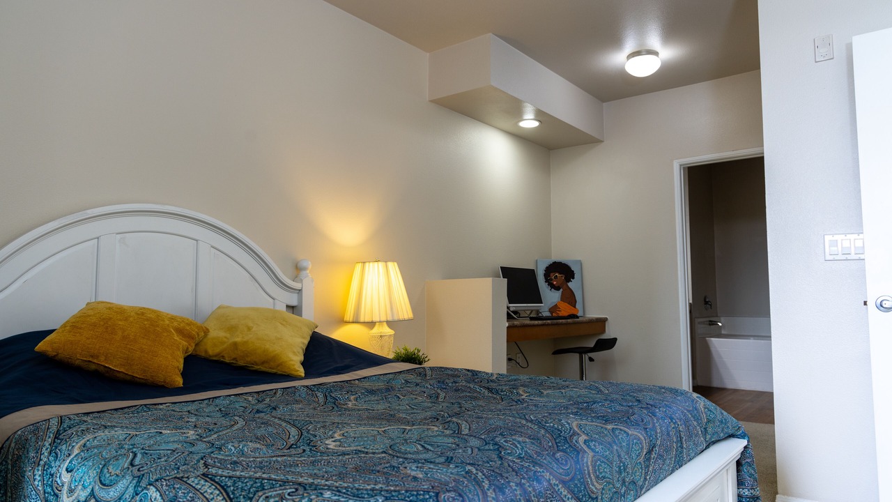 Photo of Bedroom in Warner Center