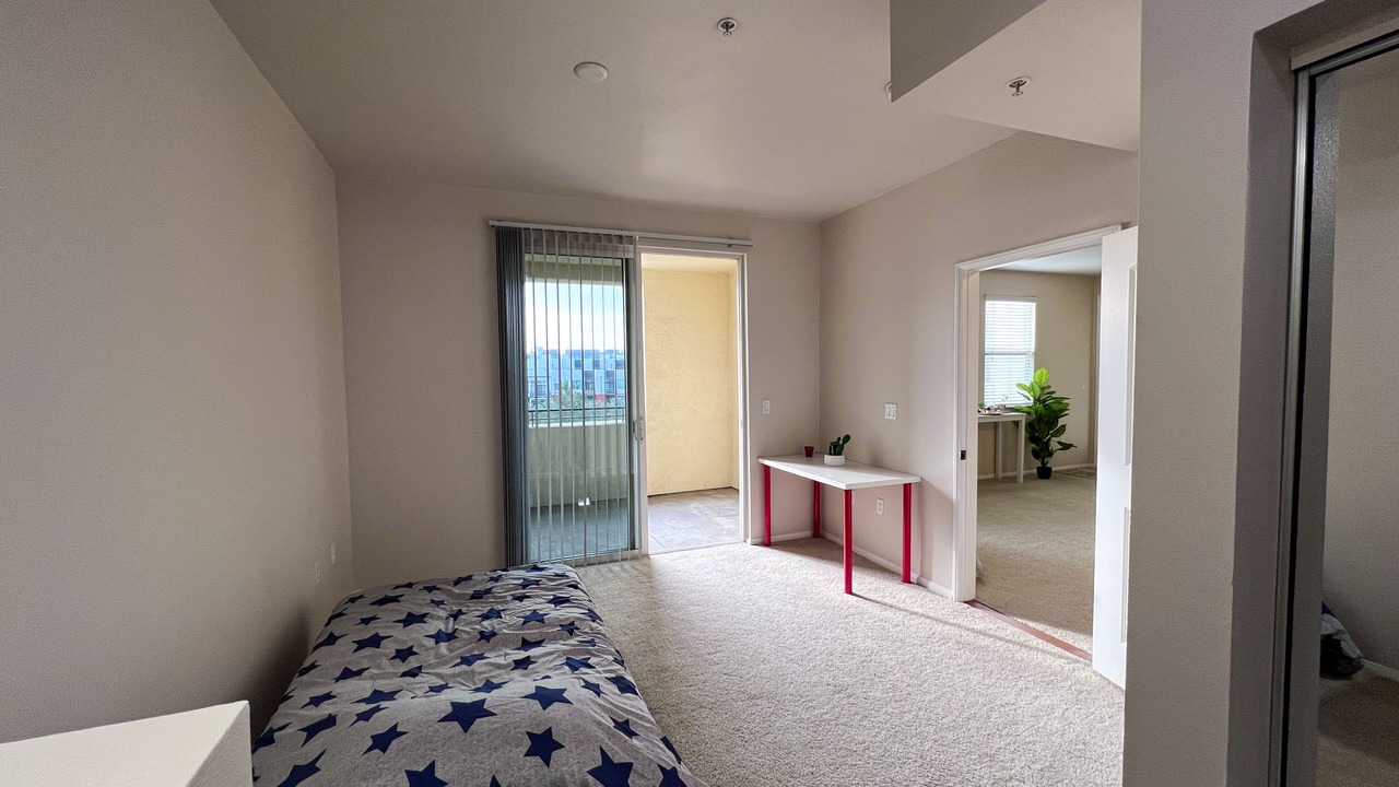 Photo of Bedroom in Warner Center