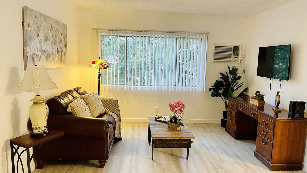 Photo of Livingroom in Sawtelle