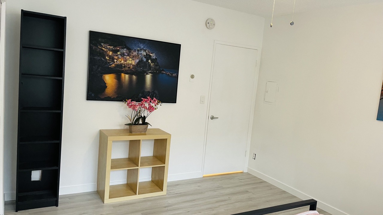 Photo of Bedroom in Sawtelle