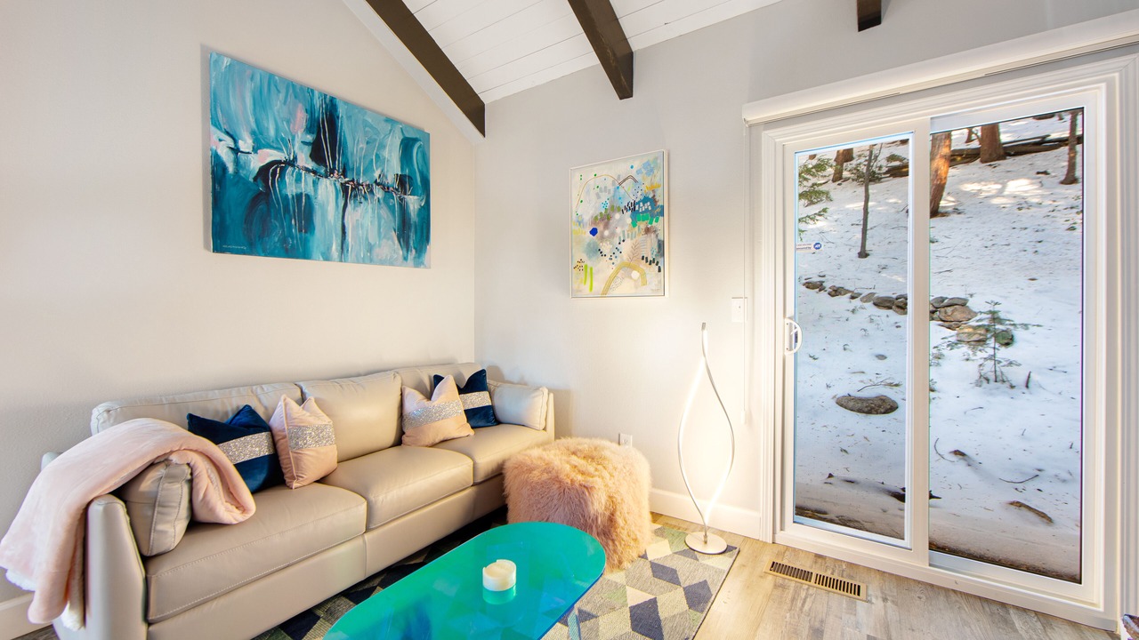 Photo of Livingroom in Arrowhead Villas