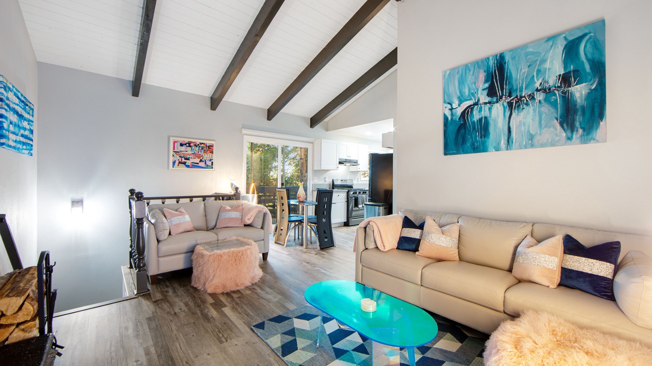 Photo of Livingroom in Arrowhead Villas