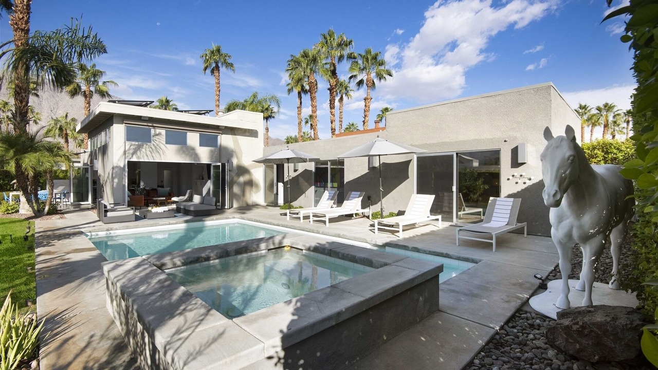 Photo of Outdoor in Warm Sands