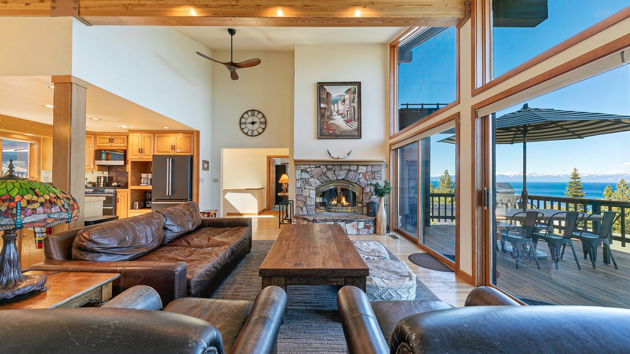 Photo of Livingroom in Tahoma