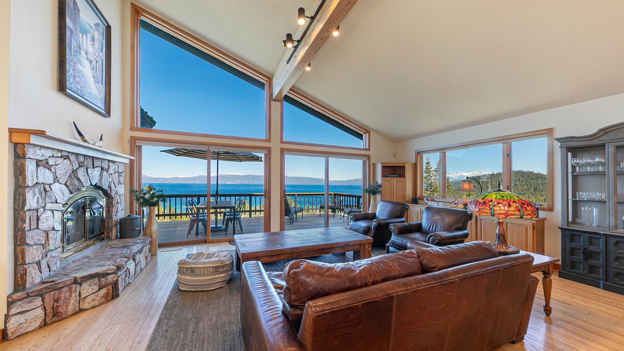 Photo of Livingroom in Tahoma