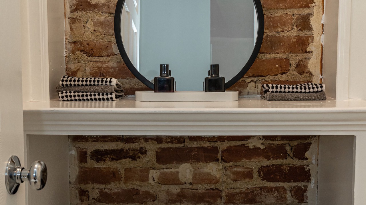 Photo of Bathroom in Mid-Wilshire