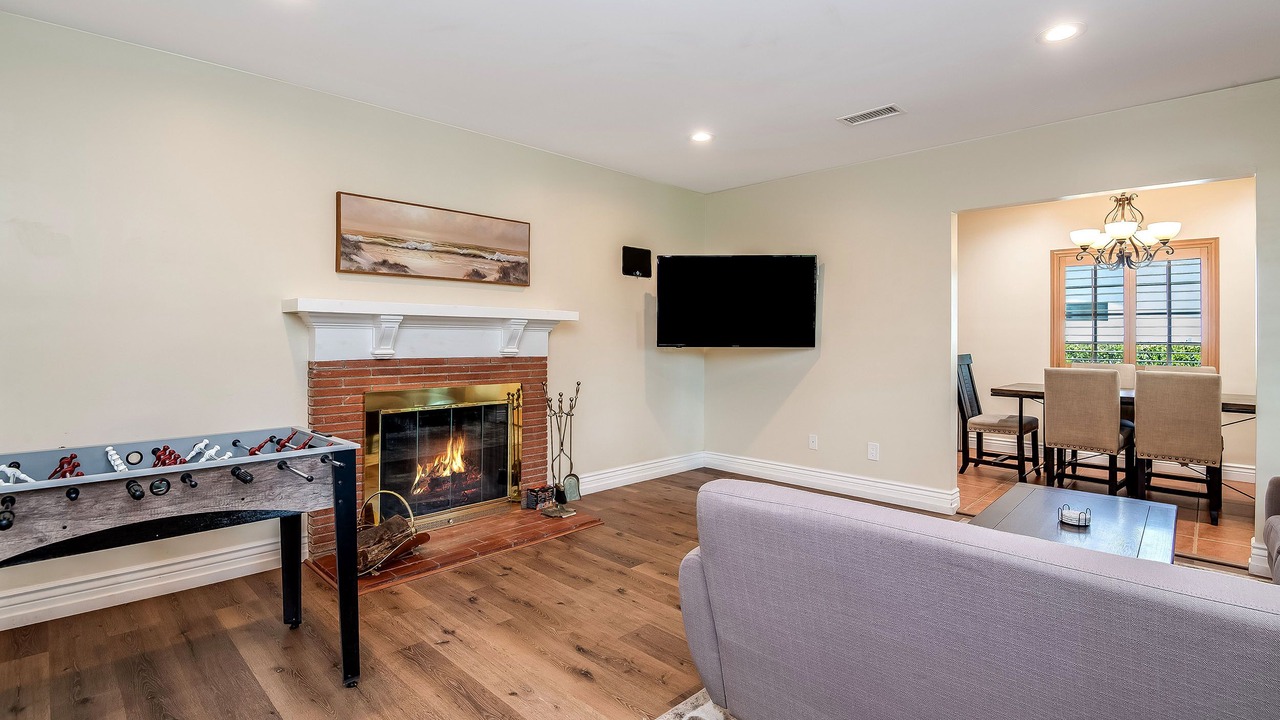 Photo of Livingroom in Encino