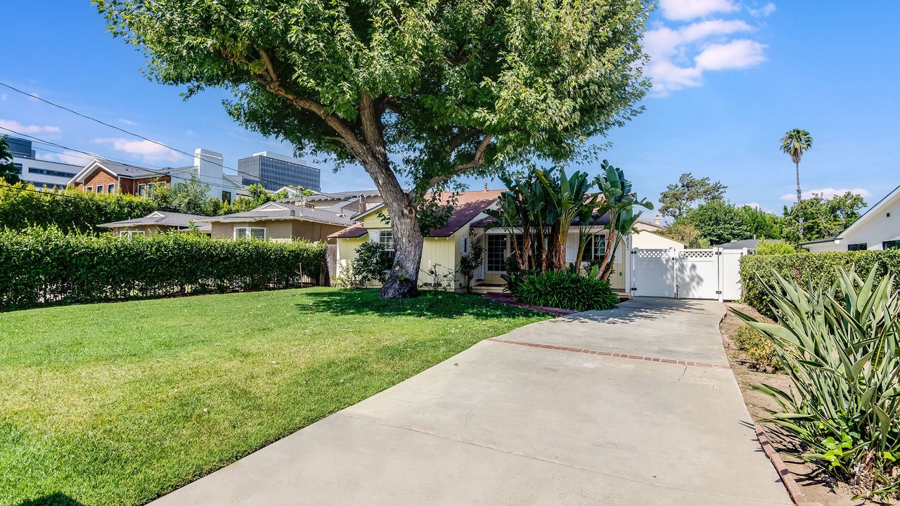 Photo of Outdoor in Encino