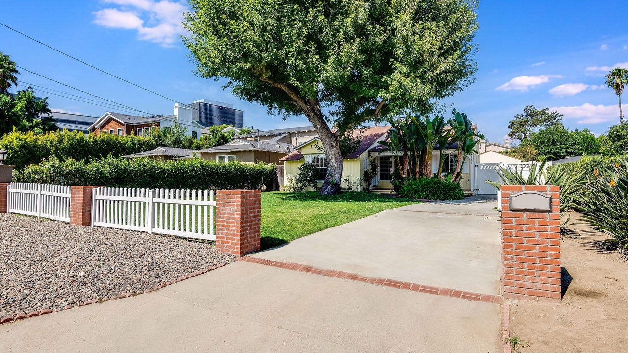 Photo of Outdoor in Encino