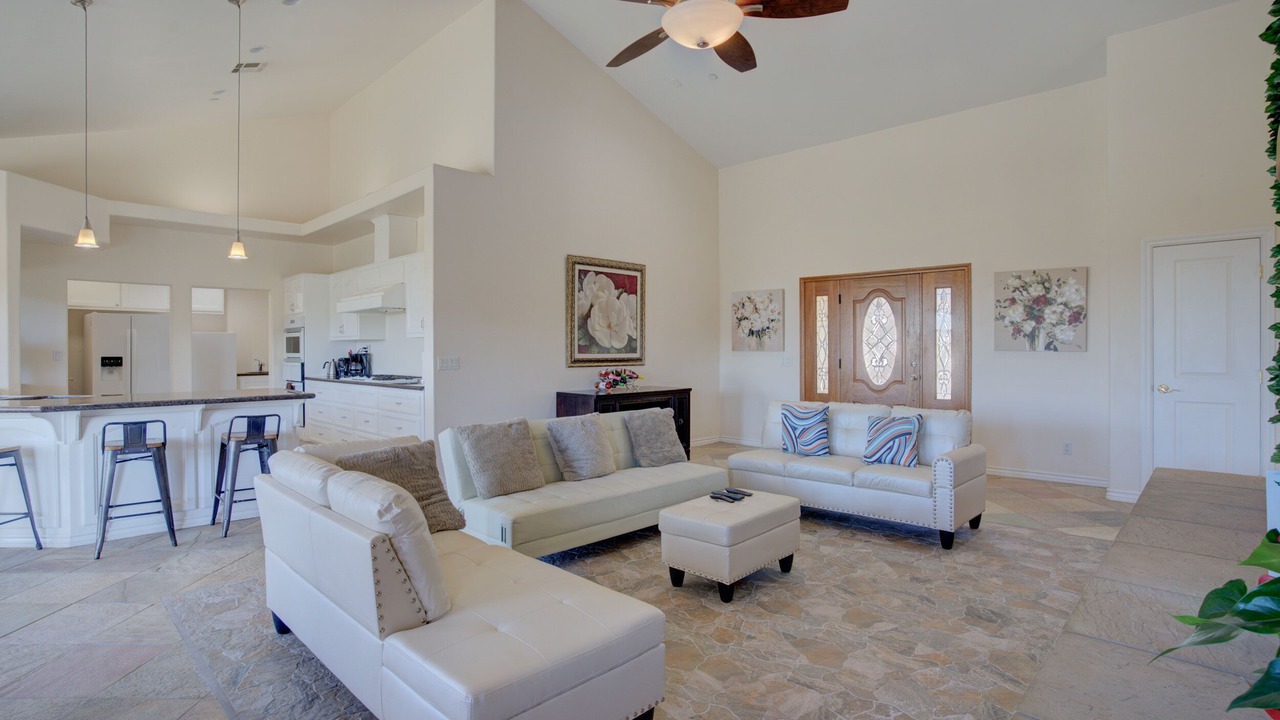 Photo of Livingroom in Valley Center
