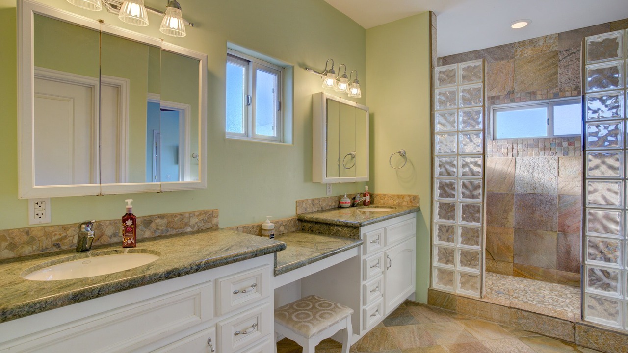 Photo of Bathroom in Valley Center