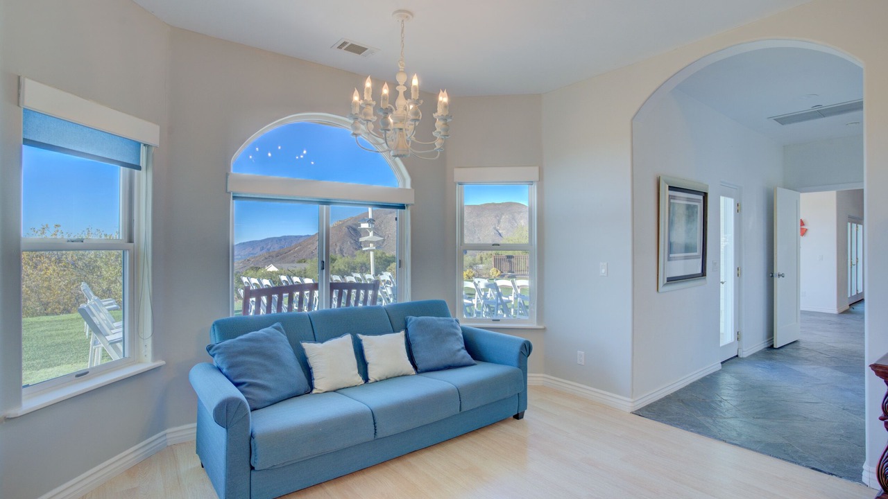 Photo of Livingroom in Valley Center