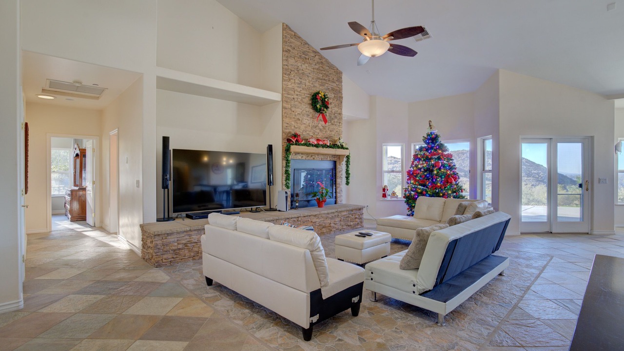 Photo of Livingroom in Valley Center