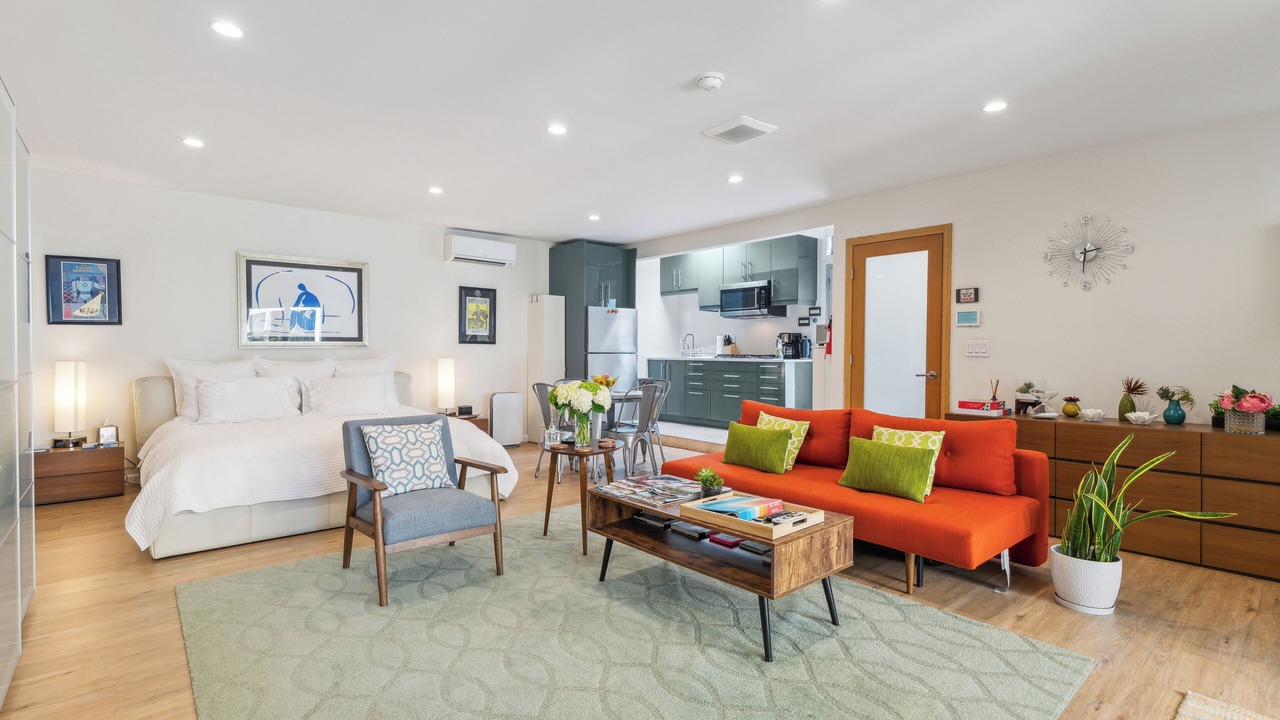 Photo of Livingroom in Melrose