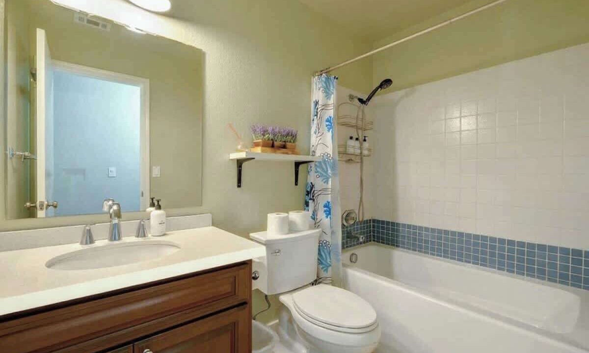 Photo of Bathroom in Ardenwood