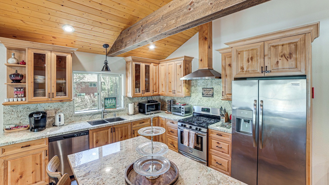Photo of Kitchen in Pine Mountain Club