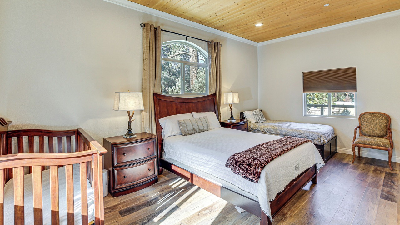 Photo of Bedroom in Pine Mountain Club